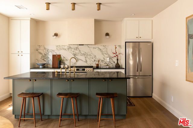 927 S Sycamore Avenue, Los Angeles, CA 90036