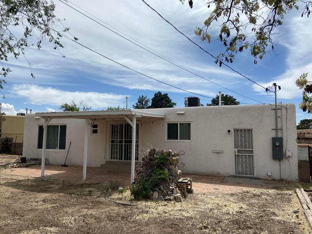 1844 Kentucky Street NE, Albuquerque, NM 87110