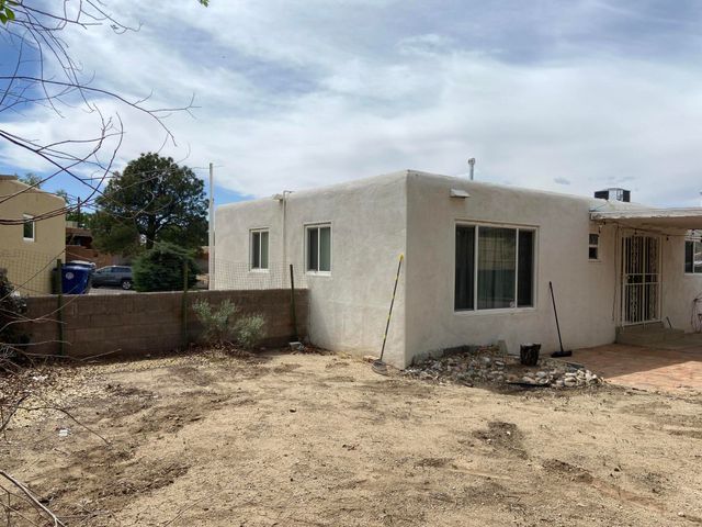 1844 Kentucky Street NE, Albuquerque, NM 87110