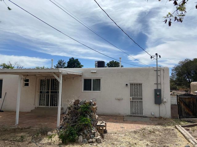 1844 Kentucky Street NE, Albuquerque, NM 87110