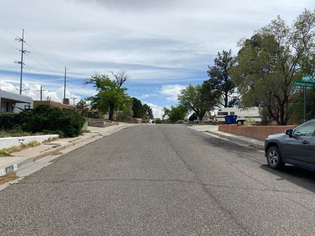 1844 Kentucky Street NE, Albuquerque, NM 87110