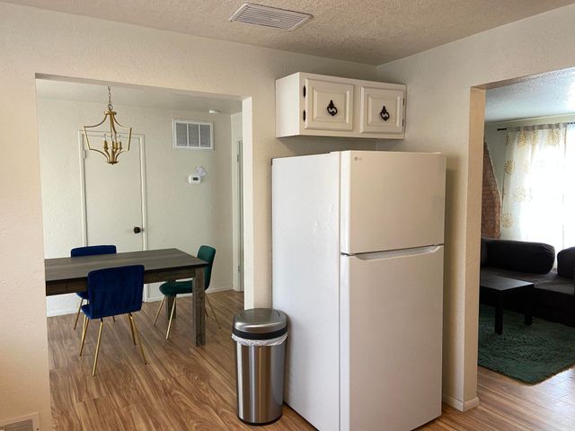 1844 Kentucky Street NE, Albuquerque, NM 87110