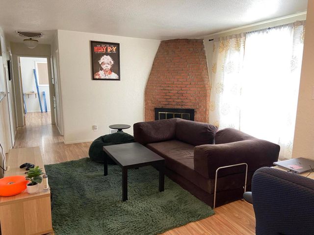 1844 Kentucky Street NE, Albuquerque, NM 87110