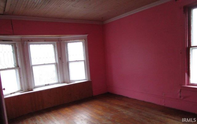 1319 E Center Street, Warsaw, IN 46580