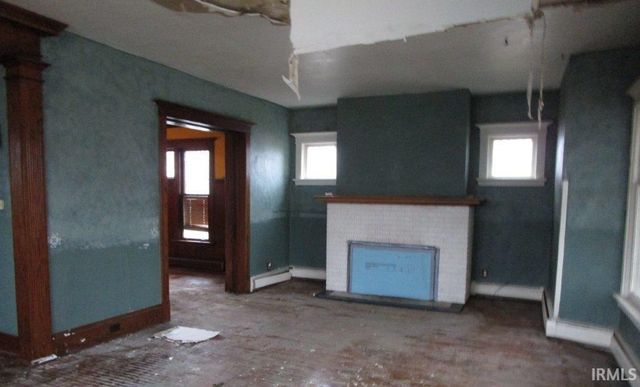 1319 E Center Street, Warsaw, IN 46580