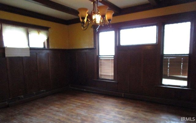 1319 E Center Street, Warsaw, IN 46580