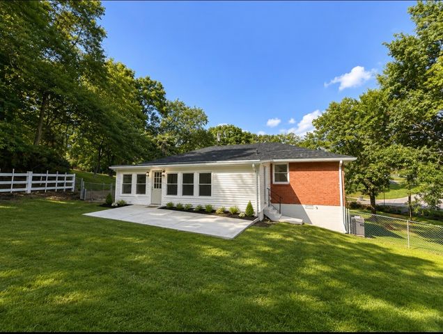 101 Travis St, Hendersonville, TN 37075