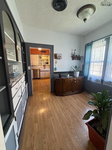 1106 HILLCREST DRIVE, Vernon, TX 76384