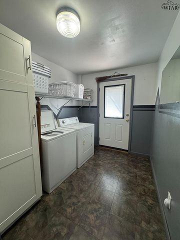 1106 HILLCREST DRIVE, Vernon, TX 76384