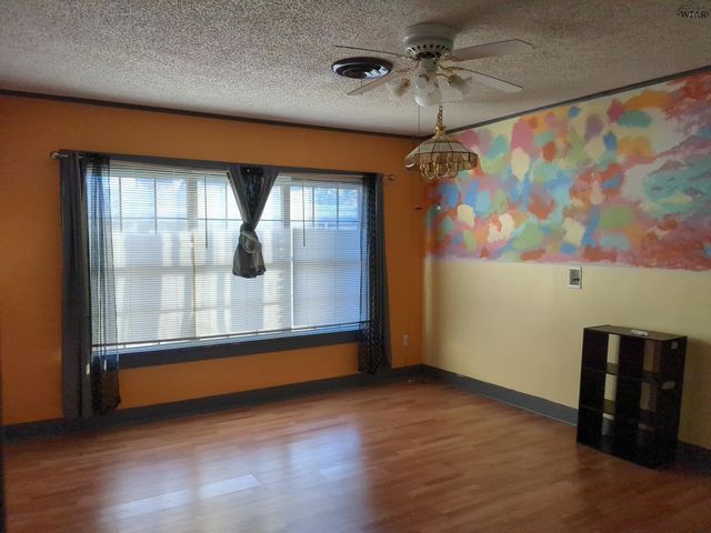 1106 HILLCREST DRIVE, Vernon, TX 76384