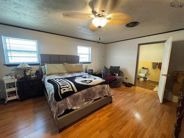 1106 HILLCREST DRIVE, Vernon, TX 76384