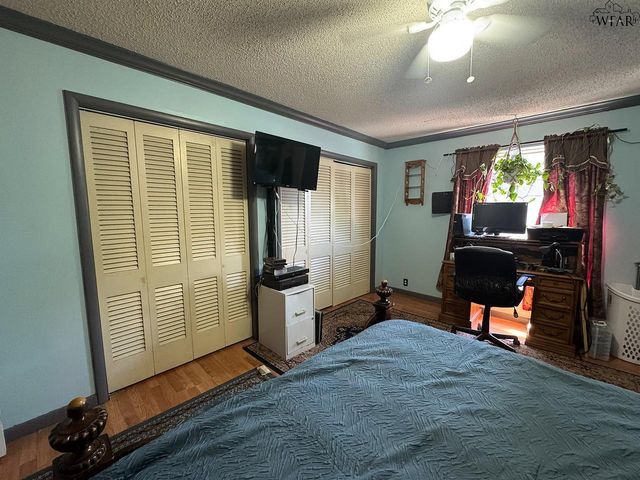 1106 HILLCREST DRIVE, Vernon, TX 76384