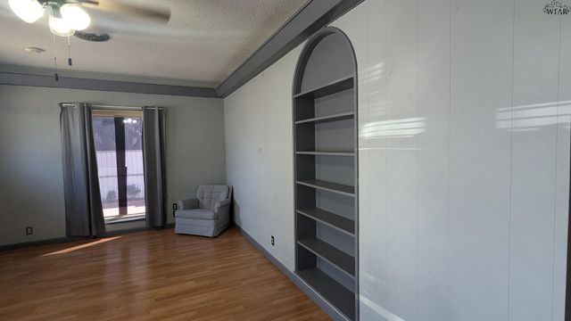 1106 HILLCREST DRIVE, Vernon, TX 76384