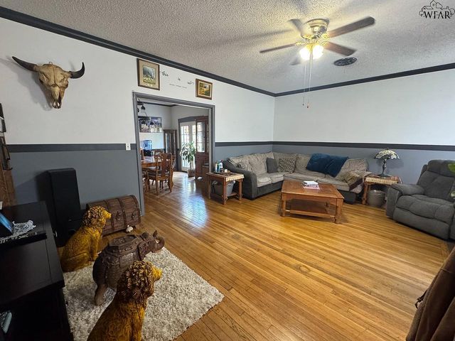 1106 HILLCREST DRIVE, Vernon, TX 76384