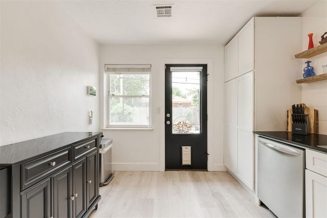 1704 Oxford Way, Oklahoma City, OK 73120
