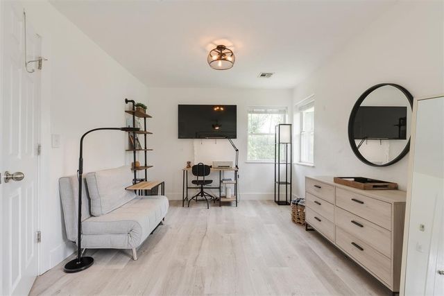 1704 Oxford Way, Oklahoma City, OK 73120