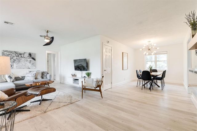 1704 Oxford Way, Oklahoma City, OK 73120