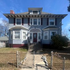 172 Central Avenue, East Providence, RI 02914