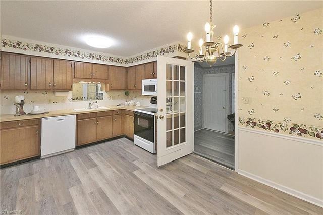 908 S Ridge Court 128, Winston-salem, NC 27107