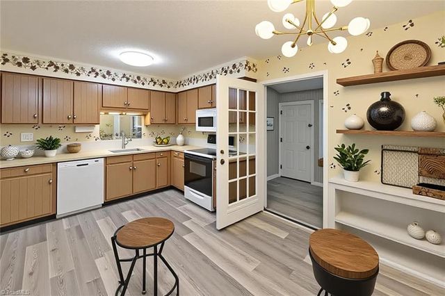 908 S Ridge Court 128, Winston-salem, NC 27107