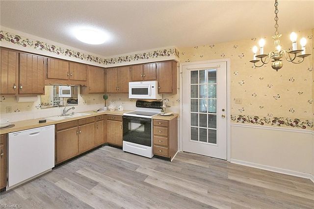 908 S Ridge Court 128, Winston-salem, NC 27107