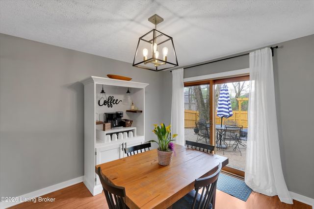 8501 Turnside Dr, Louisville, KY 40242