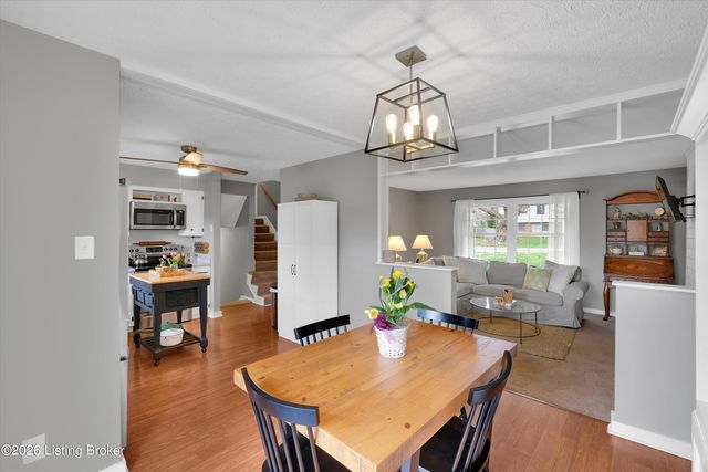 8501 Turnside Dr, Louisville, KY 40242