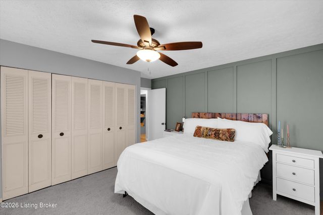 8501 Turnside Dr, Louisville, KY 40242