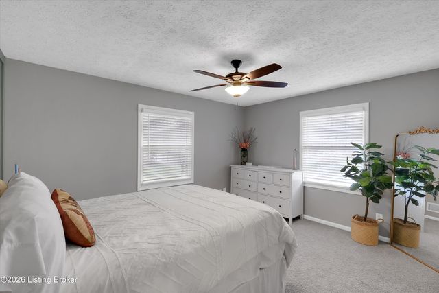 8501 Turnside Dr, Louisville, KY 40242