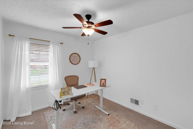 8501 Turnside Dr, Louisville, KY 40242