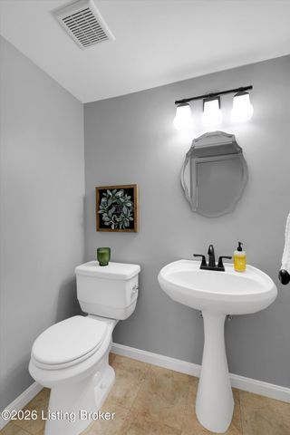 8501 Turnside Dr, Louisville, KY 40242