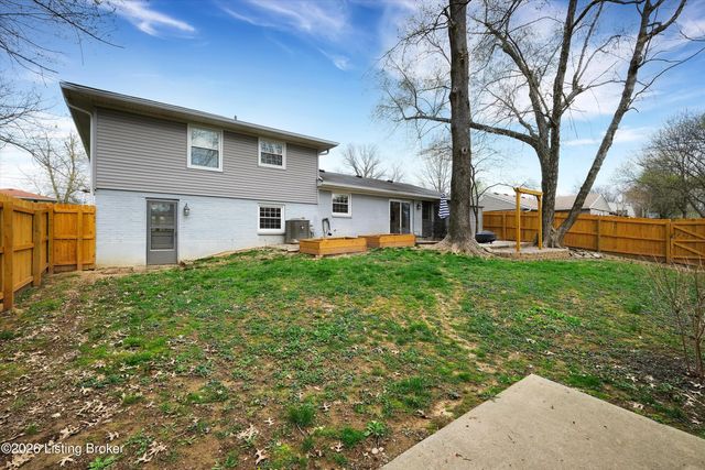 8501 Turnside Dr, Louisville, KY 40242