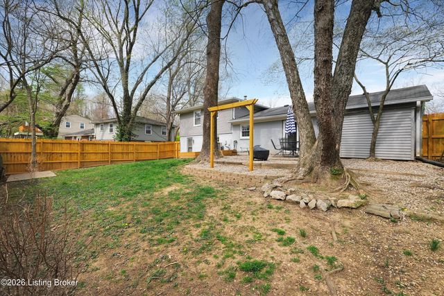 8501 Turnside Dr, Louisville, KY 40242