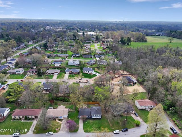 8501 Turnside Dr, Louisville, KY 40242