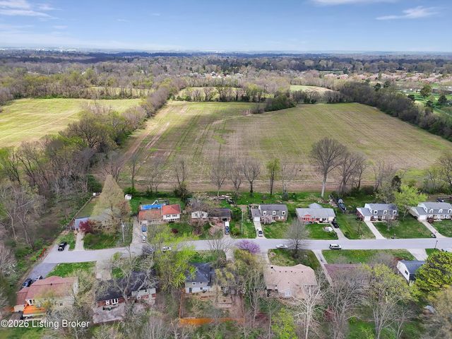 8501 Turnside Dr, Louisville, KY 40242