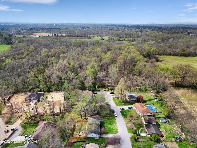 8501 Turnside Dr, Louisville, KY 40242