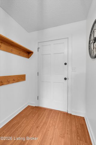 8501 Turnside Dr, Louisville, KY 40242