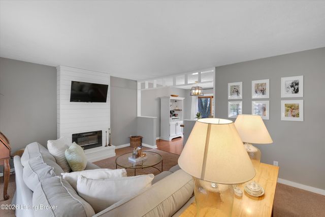 8501 Turnside Dr, Louisville, KY 40242