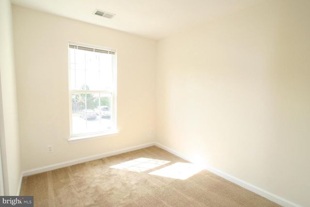 7039 SAUVAGE LN, Gainesville, VA 20155