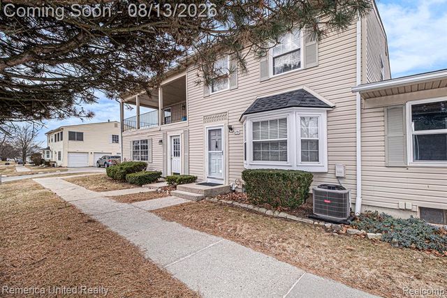 279 Lake Village Drive, Walled Lake, MI 48390