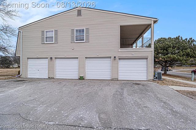 279 Lake Village Drive, Walled Lake, MI 48390