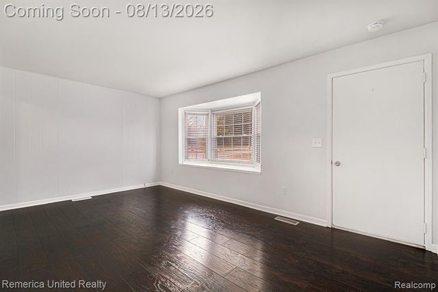 279 Lake Village Drive, Walled Lake, MI 48390