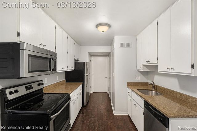 279 Lake Village Drive, Walled Lake, MI 48390