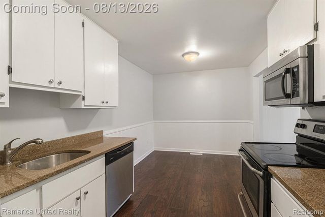 279 Lake Village Drive, Walled Lake, MI 48390