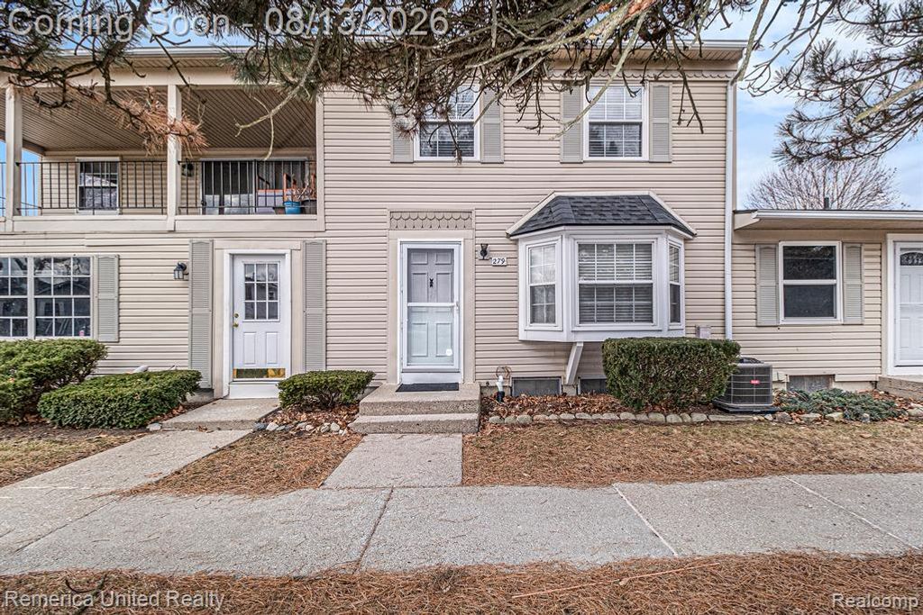 279 Lake Village Drive, Walled Lake, MI 48390