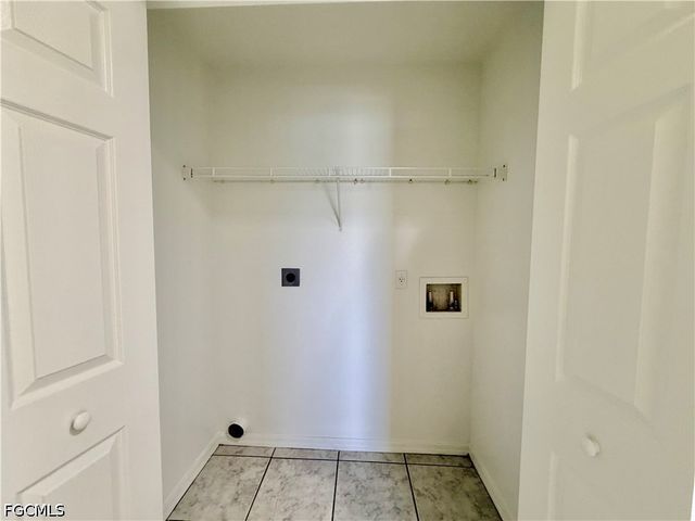 4737 28th ST SW, Lehigh Acres, FL 33973