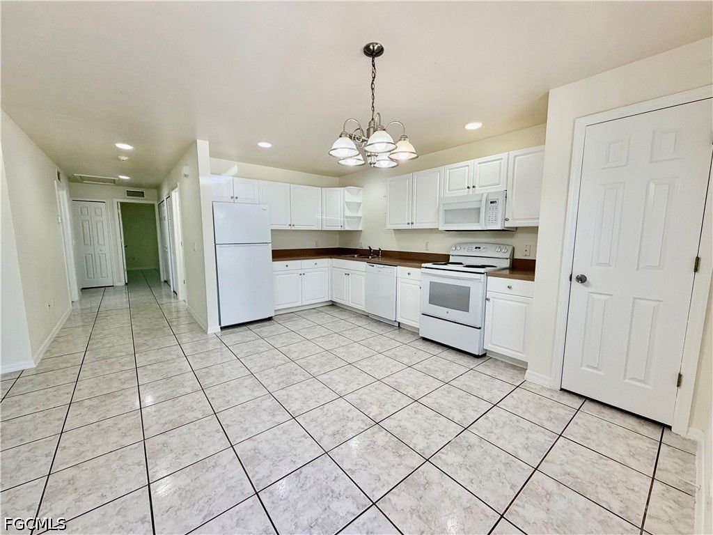 4737 28th ST SW, Lehigh Acres, FL 33973