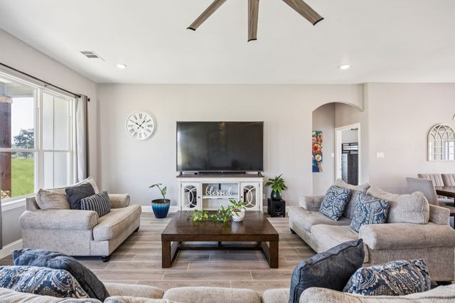 2549 VZCR 3208, Edgewood, TX 75169