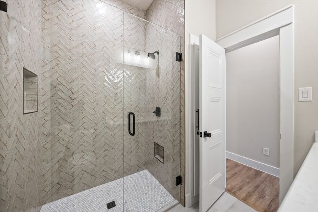 903 Boston Lane, River Oaks, TX 76114