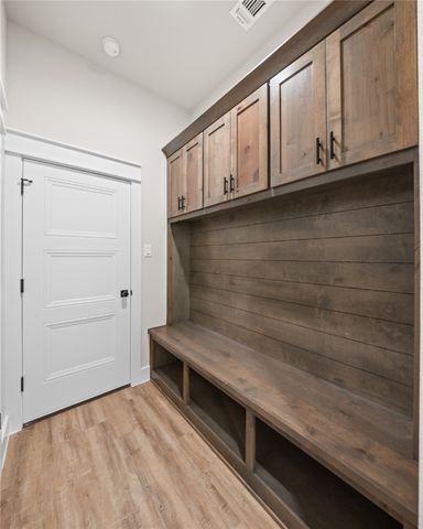 903 Boston Lane, River Oaks, TX 76114